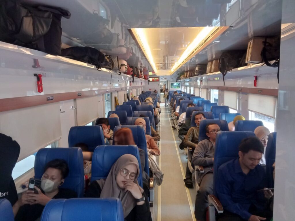 KAI-Mudik2-4