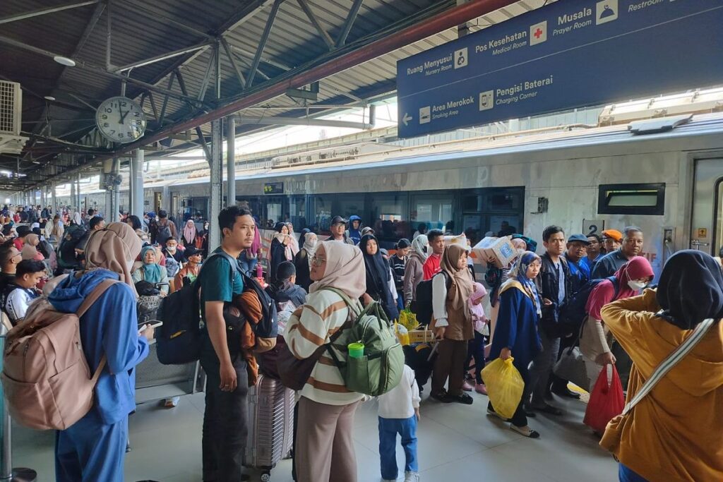 KAI-Penumpang-Jarak-Jauh-4