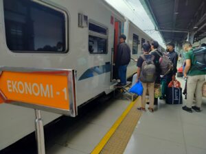 KAI-puncak-mudik-2-5