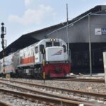 suasana-di-dalam-kereta-api-ka-sancaka-relasi-surabaya-yogyakarta_200420134230-462-1